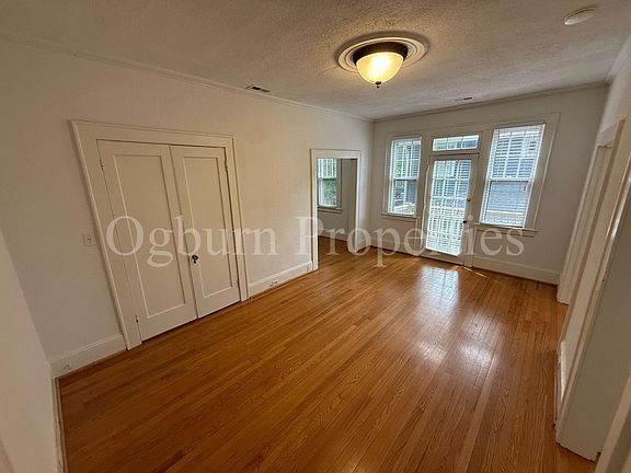 3rd image of 1714 Lynwood Ave APT 6