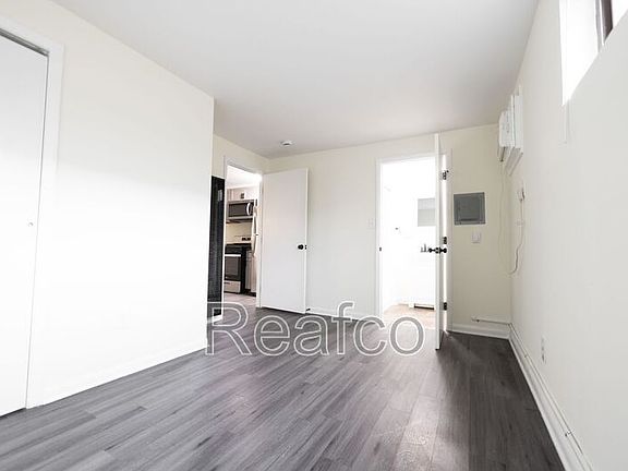 3rd image of 499 E Columbus St #B