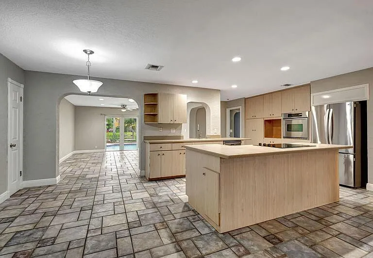 1402 Cormorant Rd — Photo 7