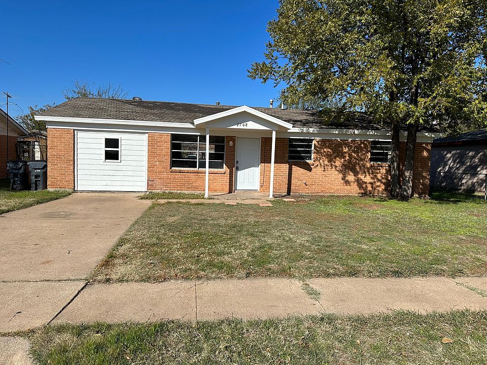 1st image of 2708 Palmetto Dr