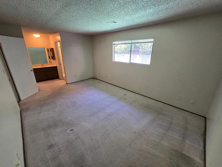 505 Mission Pl — Photo 9