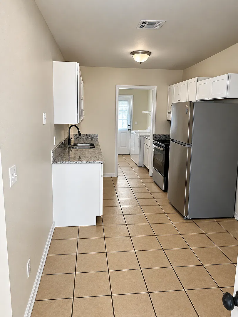 2 bedroom 1.5 bath Duplex in Fayetteville — Photo 2