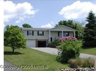 29 Warwick Dr, Chambersburg, PA 17201