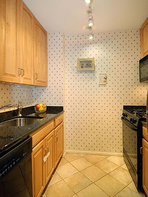 Sold by Sotheby's International Realty | media 23