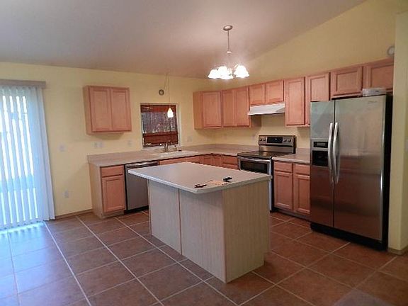 3rd image of 353 Beaver Blvd