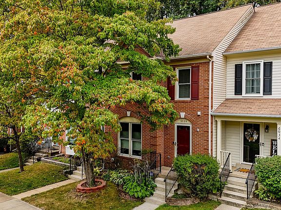 2nd image of 6036 Rockton Ct