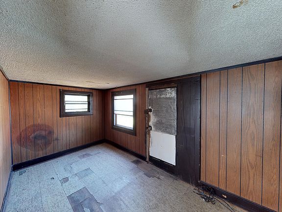 3rd image of 556 S Patton Ct
