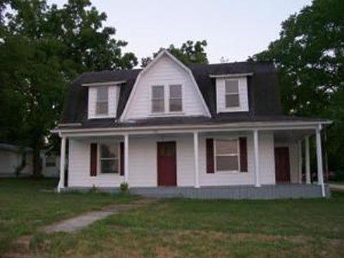 1st image of 300 E Cowden St