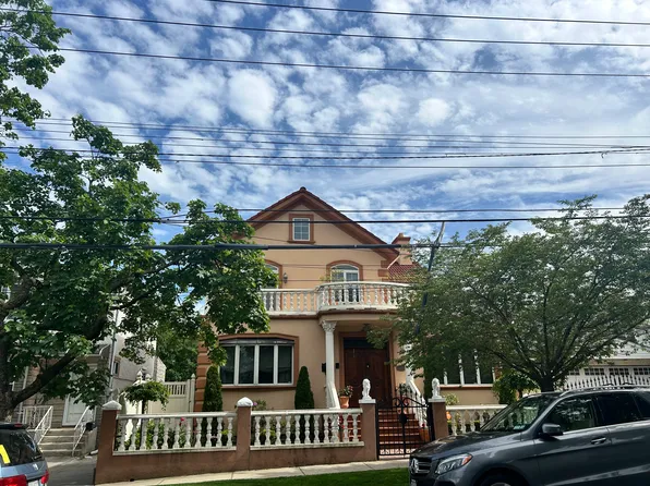 149-16 Tenth Avenue image 1 of 32
