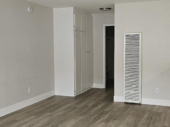 3rd image of 3350 Lincoln Ave #5