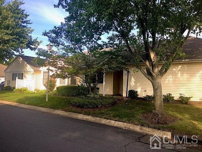 1st image of 222 Waxwing Dr