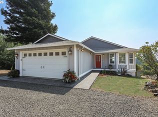 438 NW Roselawn St, Stevenson, WA 98648
