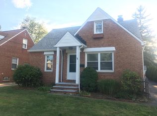 1500 Winchester Rd, Lyndhurst, OH 44124