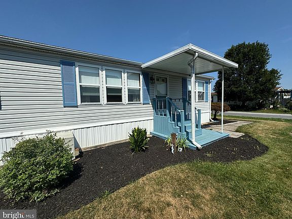 2nd image of 218 Cameo Dr #38