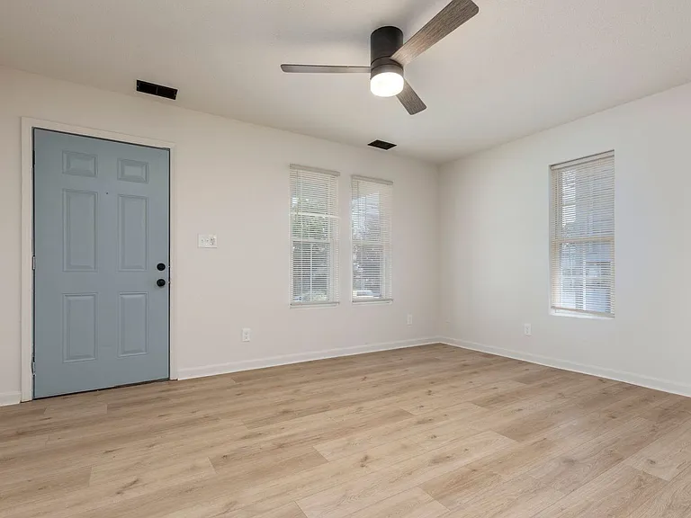 1238 S Preston St — Photo 4