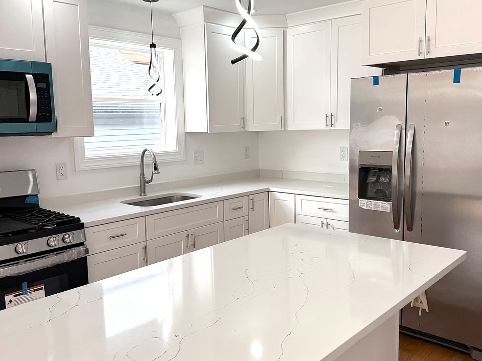1st image of 47 Rill St #1