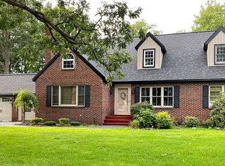 14 Continental Rd, Schenectady, NY 12306