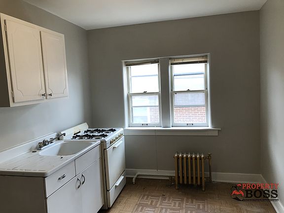 3rd image of 5328 Maywood Ave APT 4
