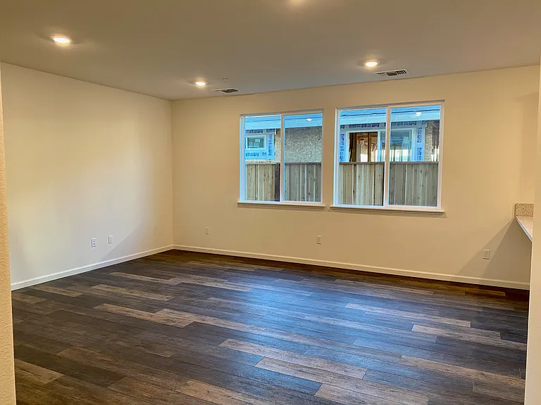 2971 Kern Way — Photo 4