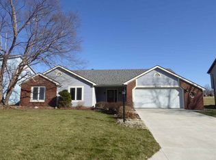 8420 Hawk Spring Hl, Fort Wayne, IN 46825