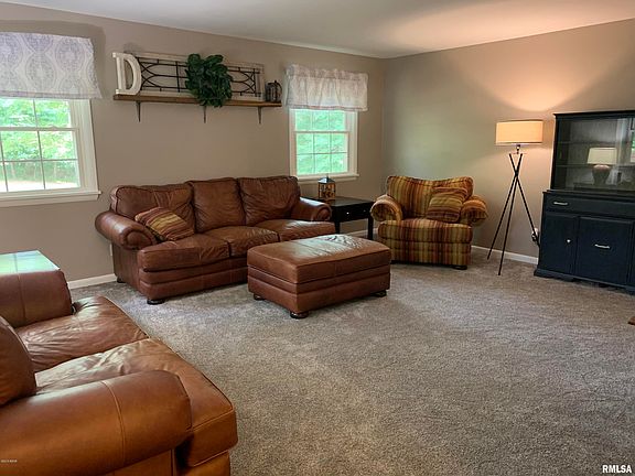 4th image of 114 Magnolia Ln