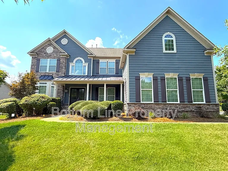 15007 Skypark Dr — Photo 1