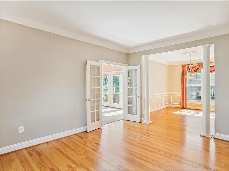 8931 Falls Farm Dr — Photo 23