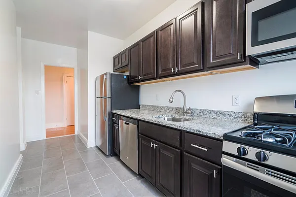 Rented by Hillel Realty Group | media 10