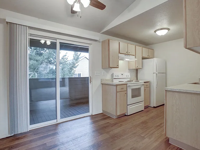 Walker Square Apartment — Photo 8