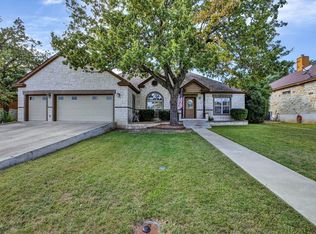 1202 Doe Run Holw, Fredericksburg, TX 78624