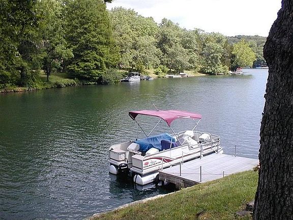 5th image of 121 S Lake Dr