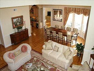 4th image of 52 Stone Hill Dr S