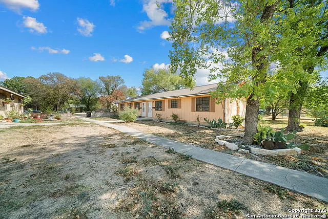 Building Photo - 206 Bexar Dr