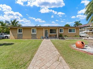545 NW 10th St, Homestead, FL 33030