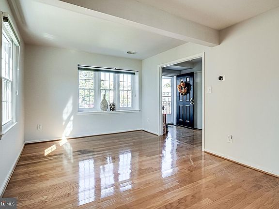 3rd image of 1047C Brixton Ct
