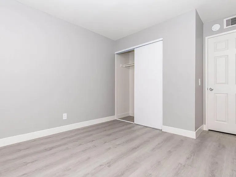 Club Pacifica Apartment Homes — Photo 31