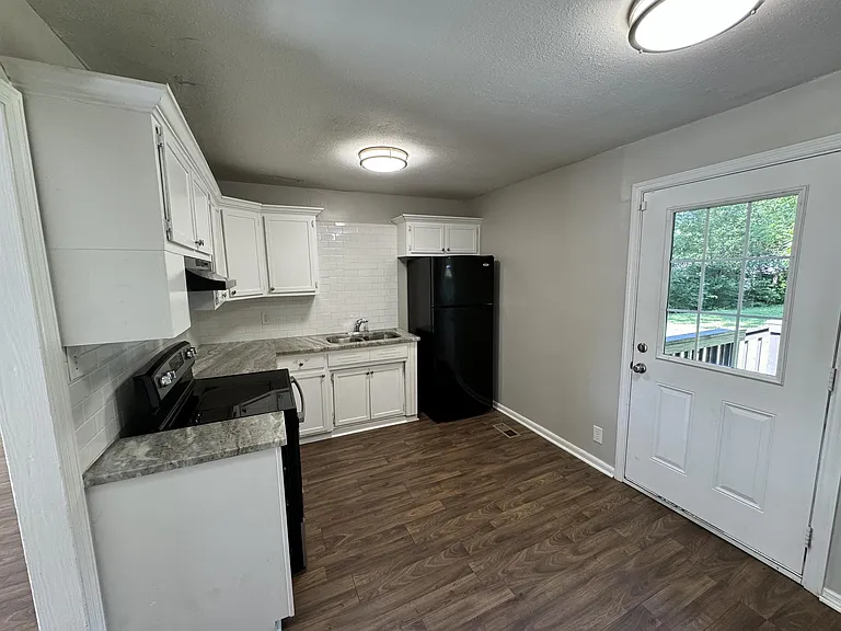 3106 Pulaski Pike NW — Photo 3