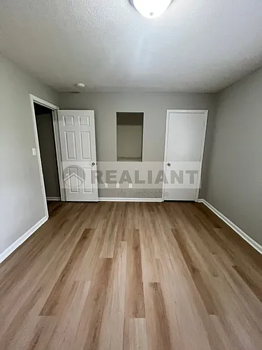31 Hurley St Photo 1