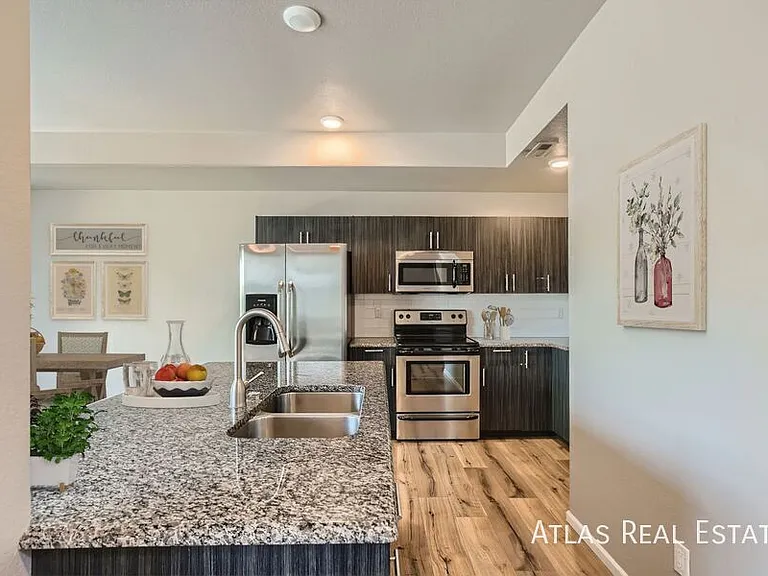 Meadowview — Photo 2