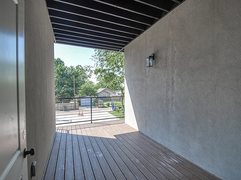 224 W Symmes St #201 — Photo 18