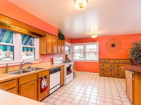 2nd image of 1346 Avenue F