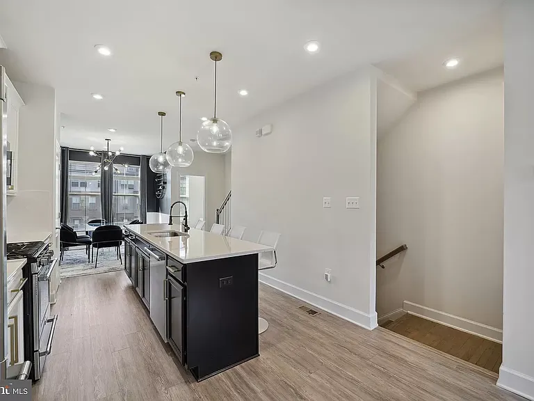 103 Capital Ct — Photo 7