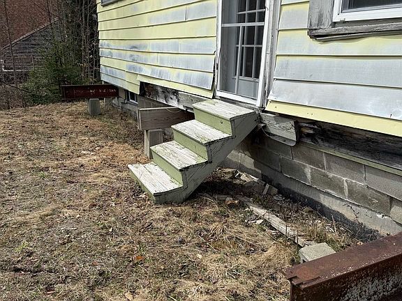 4th image of 347 Hickory Road