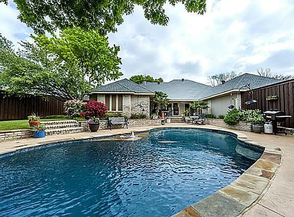 2nd image of 16927 Old Pond Dr