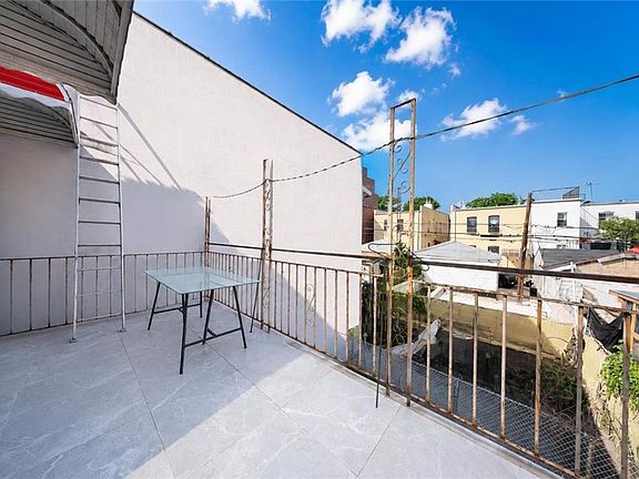 5th image of 723 51st St