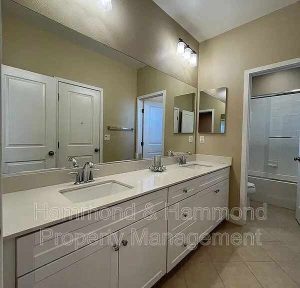 11395 Beechnut St — Photo 44