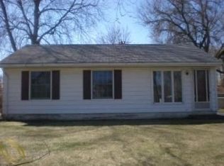 2527 Walnut Rd, Auburn Hills, MI 48326