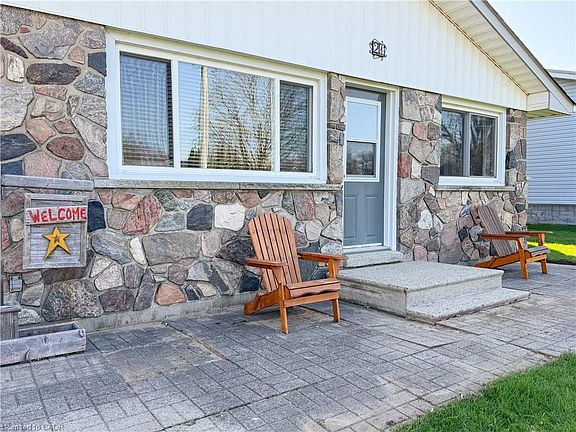 4th image of 21 Poplar Rd