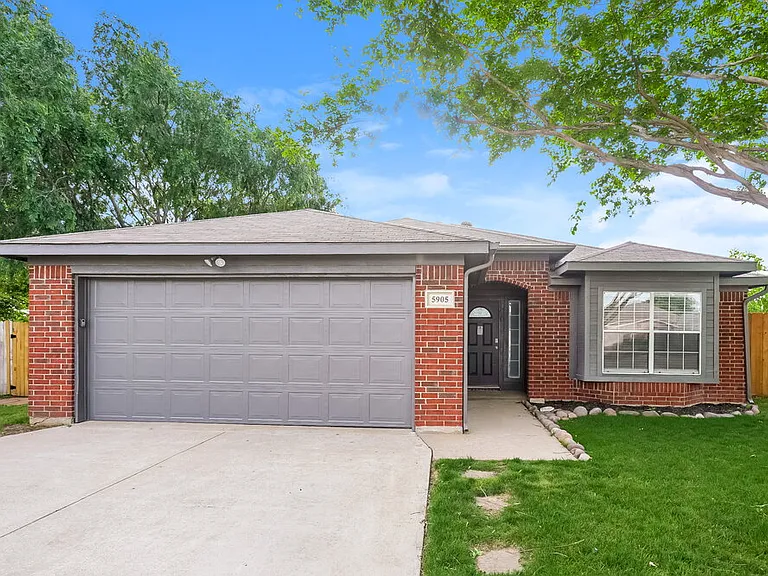 5905 Aloe Ct — Photo 1