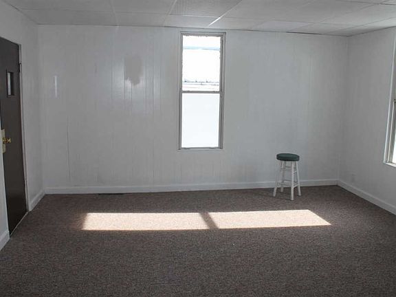 5th image of 108 W Jackson St